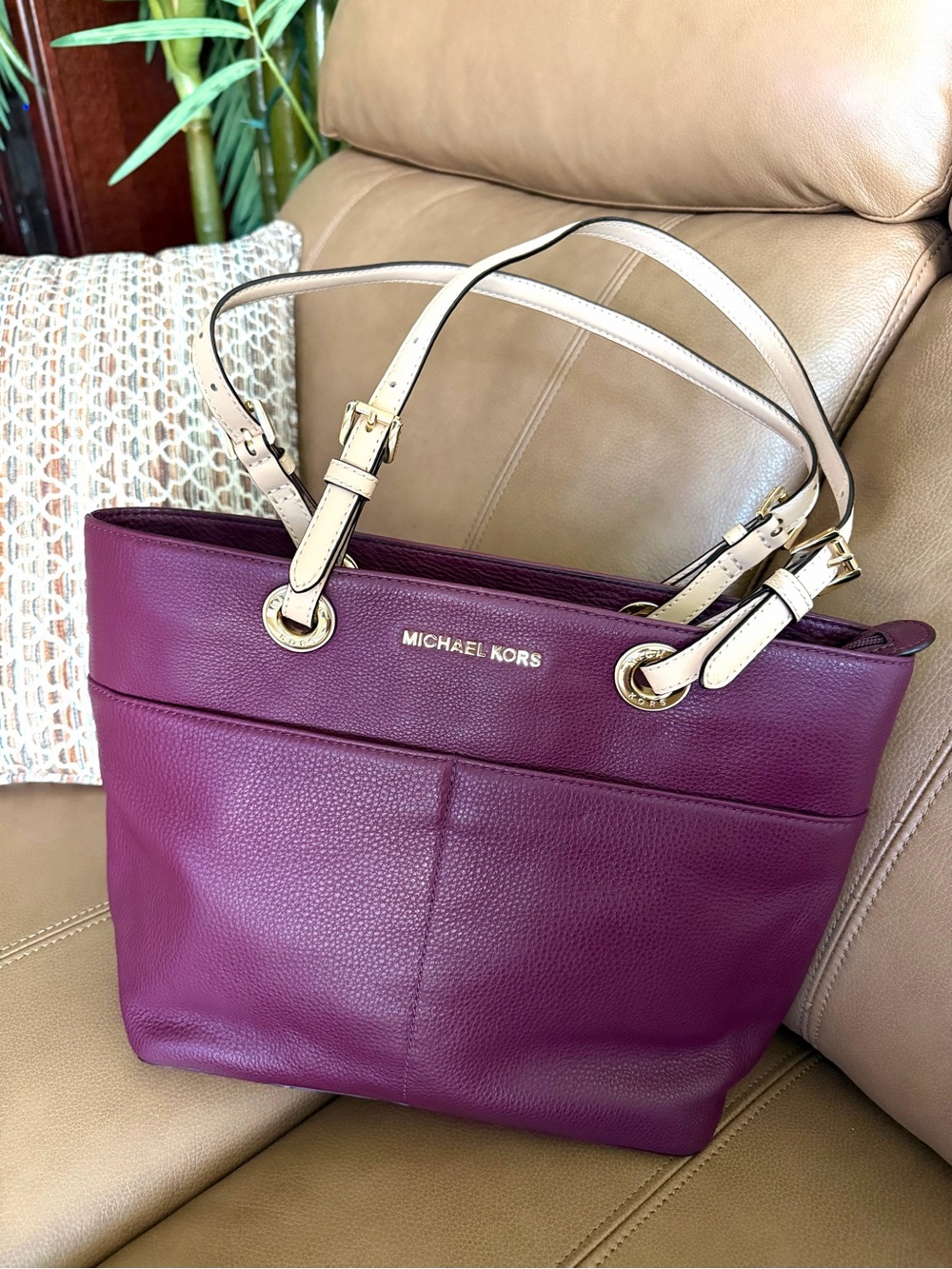 (New)Michael Kors Burgandy Pebbled Leather Tote with Cream Straps(14 x 11)